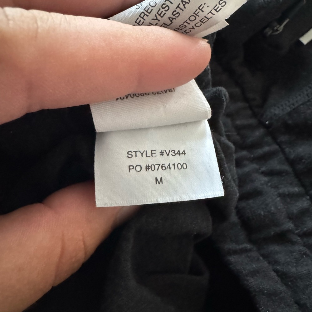 Vuori Ponto Short Black Heather 7” Inseam - Picture 6 of 6